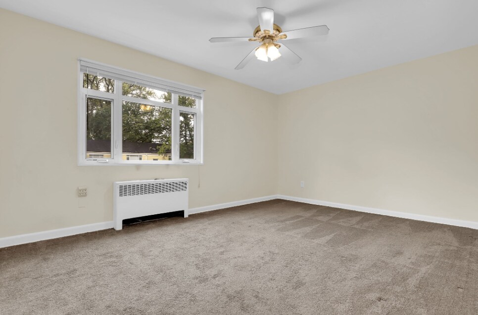 Building Photo - 10411 Montrose Ave