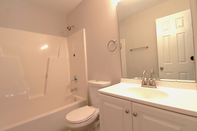 Building Photo - Fully Remodeled 3 Bedroom home with a garage!