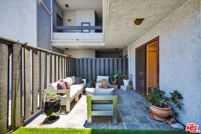 Building Photo - 1920 Pandora Ave