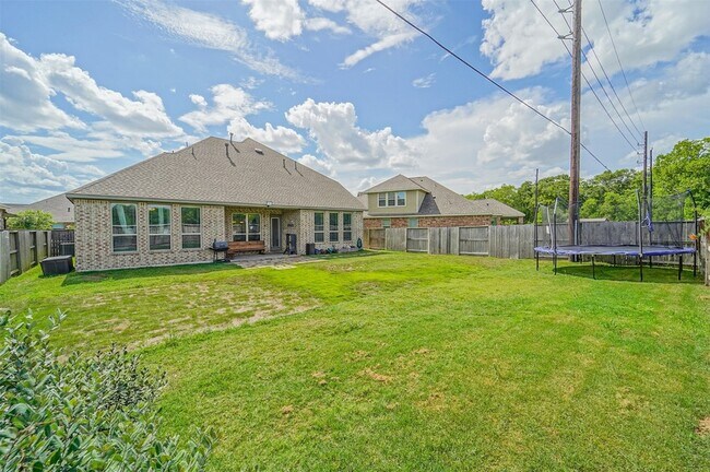 Building Photo - 9507 Carson Ln