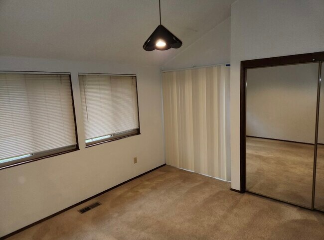 Building Photo - Lynnwood