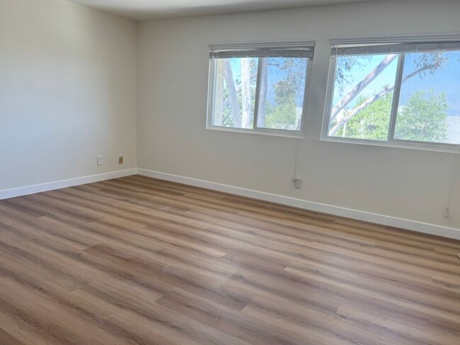 Building Photo - 110 Casuda Canyon Dr