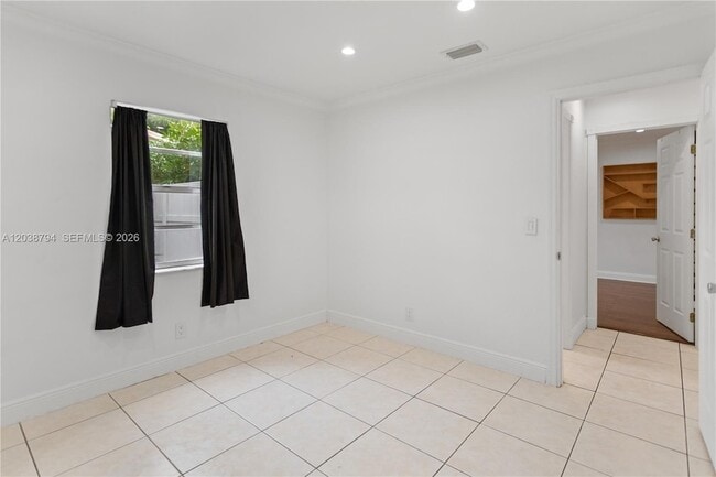 Building Photo - 4151 SW 56th Ave