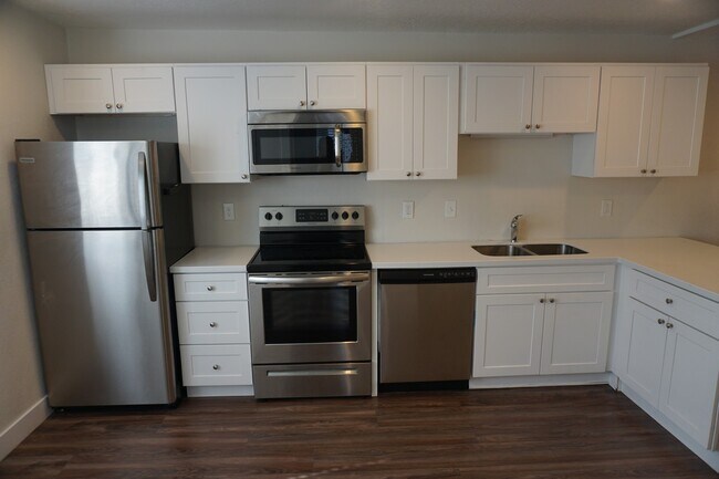 Building Photo - 1546 S 500 E