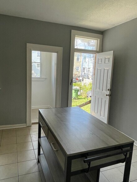 Building Photo - 2240 Penrose Ave