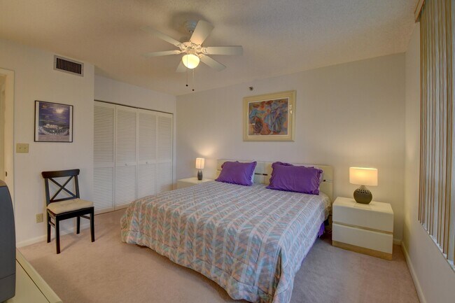 Building Photo - 7194 Promenade Dr