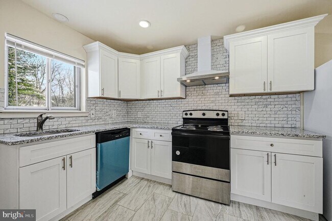 Building Photo - 2651 Abington Rd