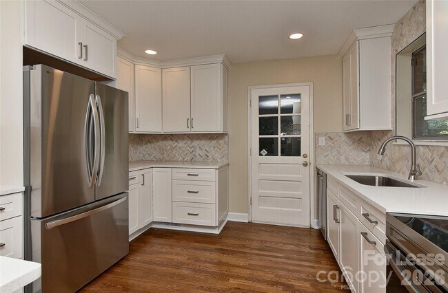 Building Photo - 1215 Sewickley Dr