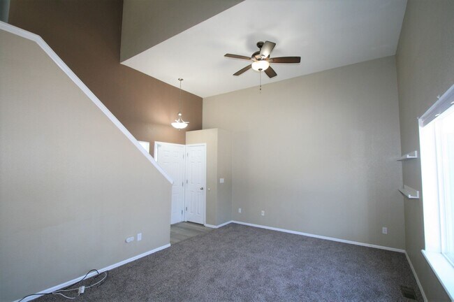 Building Photo - Beautiful 4 Bedroom Home in Stetson Hills!