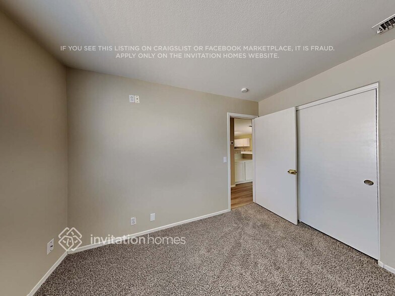 Building Photo - 8812 W Holly St