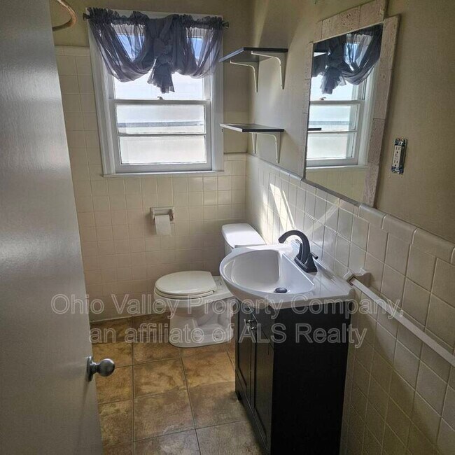 Building Photo - 2910 Abigail Dr