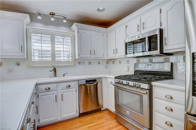 Building Photo - 601 Fort Raleigh Dr