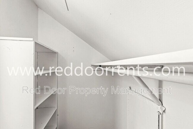Building Photo - 957 Woodhill Dr
