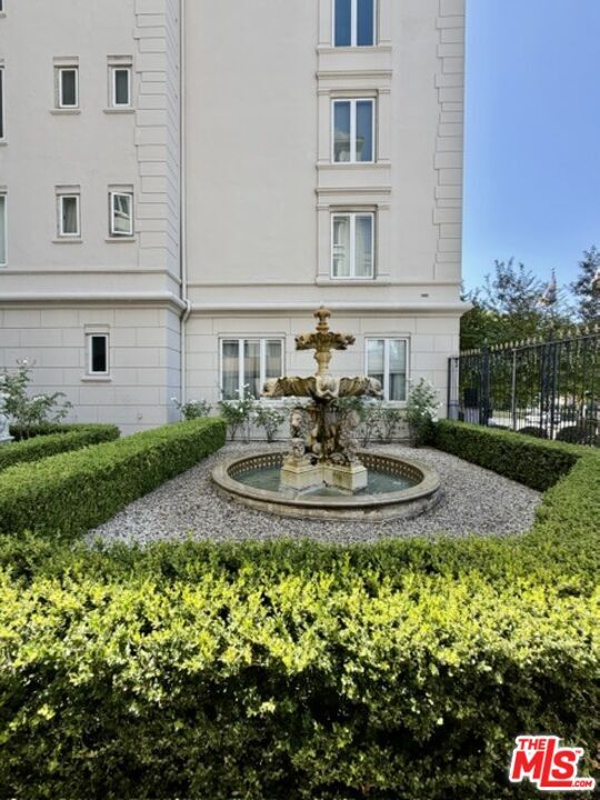 Building Photo - 1424 N Crescent Heights Blvd