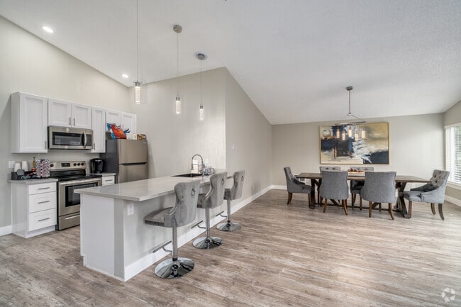 Lobby - Hillcrest Estates