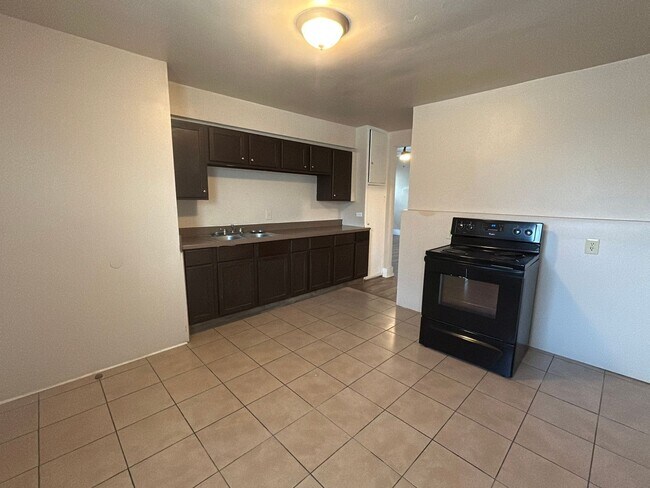 Building Photo - Downstairs 1BD/1BA Near San Antonio College – Easy Access, Central Location!