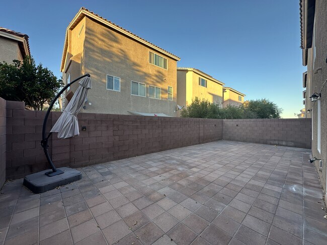 Building Photo - 6752 Philharmonic Ave