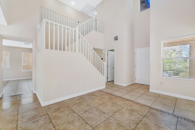 Building Photo - Modern Comfort in the Heart of Coronado Ranch!