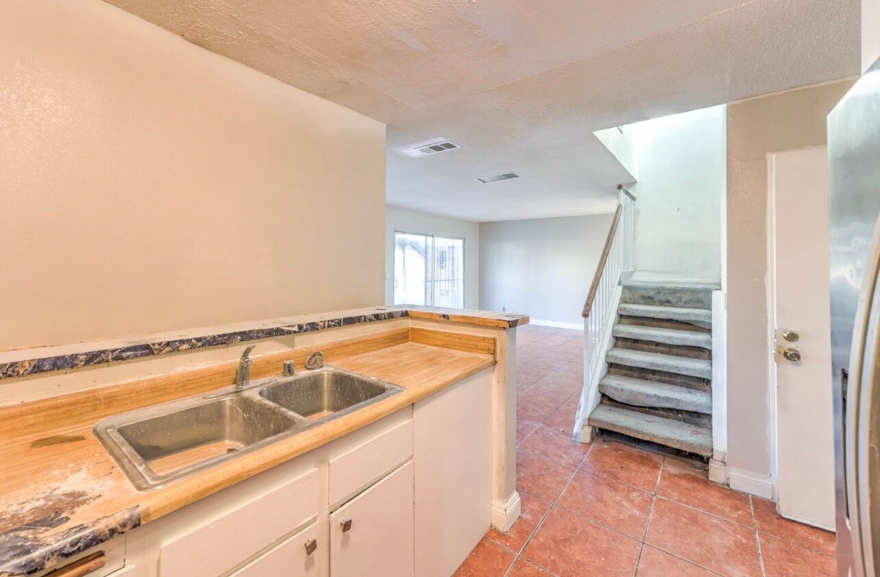 Building Photo - 4420 Shalimar Ave