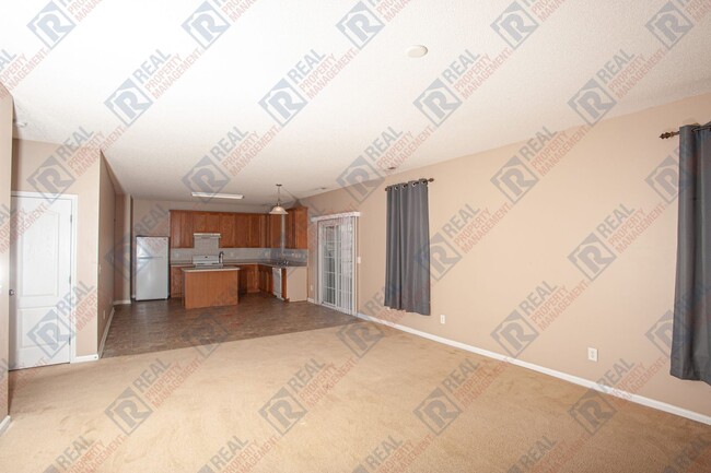 Building Photo - $2,500 – 4 Bed / 2.5 Bath house in South E...