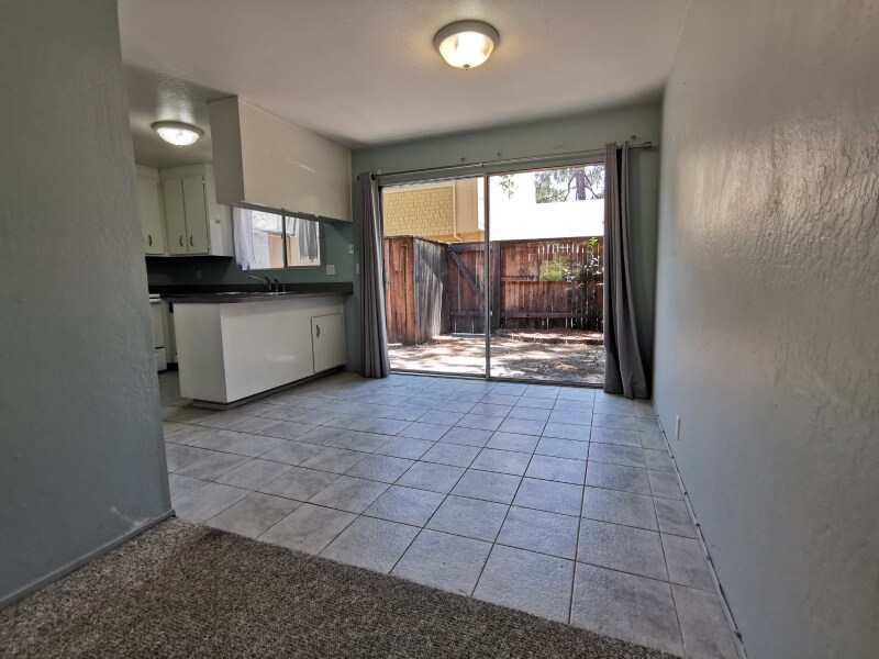Building Photo - 2035 Alta Loma St