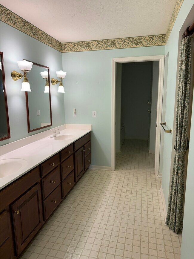 Building Photo - 212 Chauncey Ct