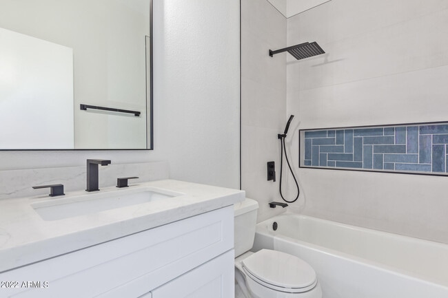 Building Photo - 11 N Concord St