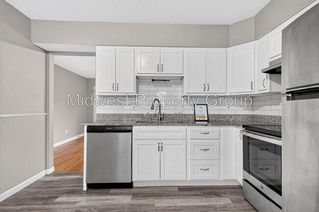 Building Photo - 6717 Lightwood Dr