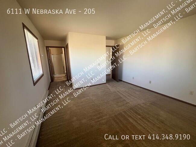 Building Photo - 6111 W Nebraska Ave