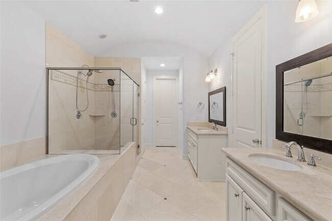 Building Photo - 6404 Community Dr