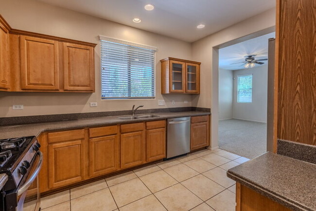 Building Photo - Beautiful Rancho Sahuarita Community