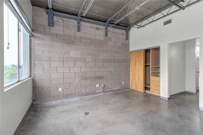 Building Photo - 4801 S Congress Ave