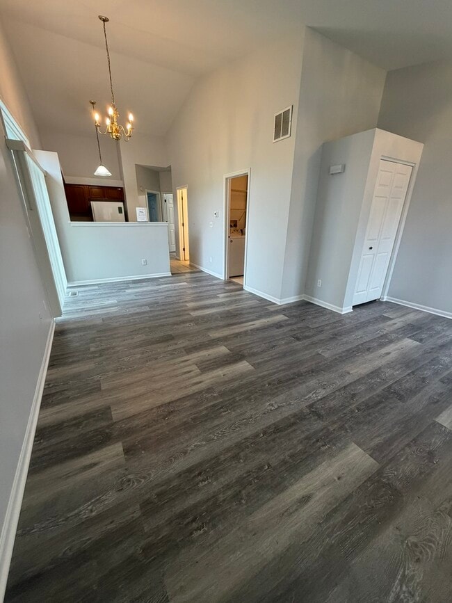 Building Photo - 14121 Faulkner Ct