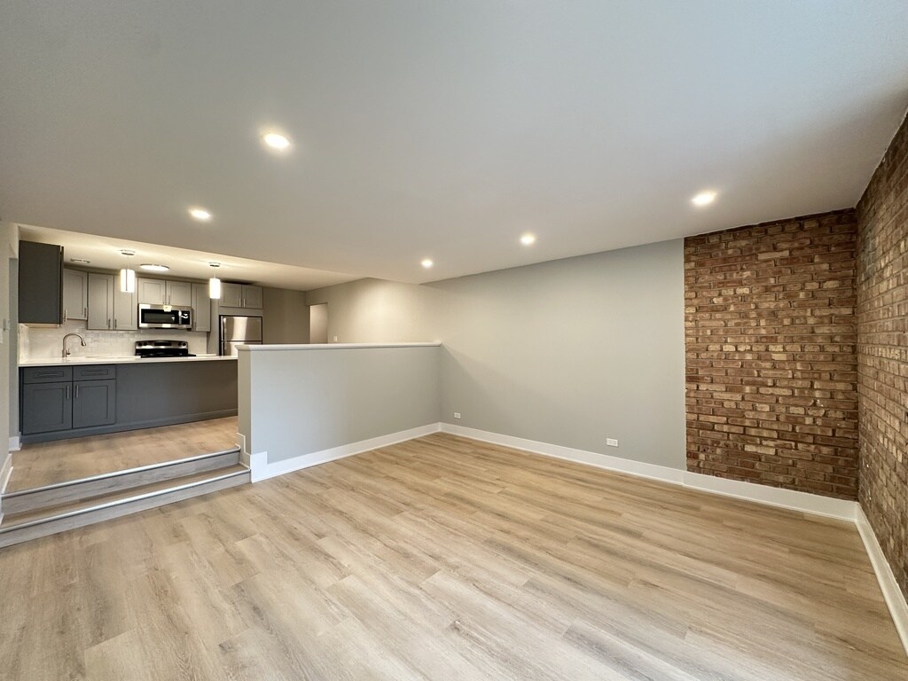 Building Photo - 1226 N Dearborn St