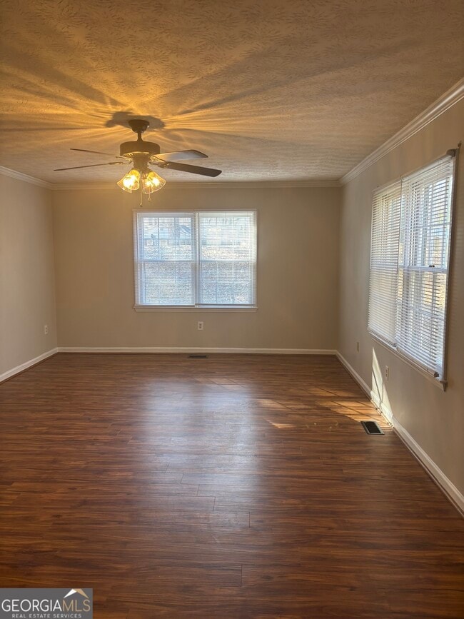 Building Photo - 256 Frederick Dr