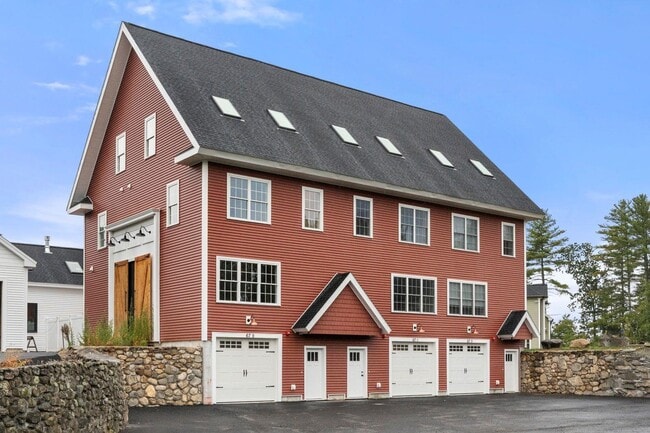 Building Photo - 67 Groton Rd