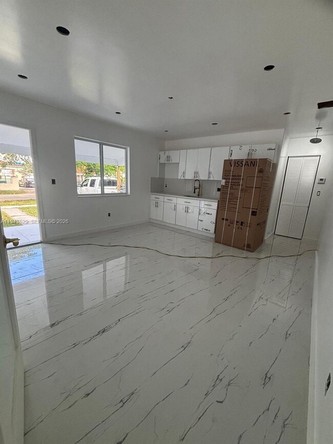 Building Photo - 4380 SW 1st St