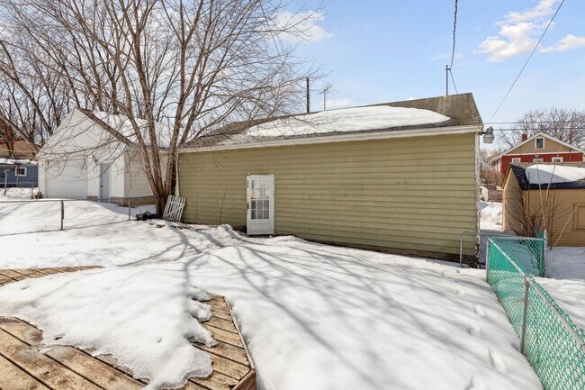Building Photo - 1119 Matilda St