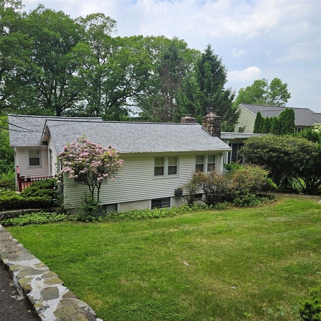 Primary Photo - 50 McGregor Ln