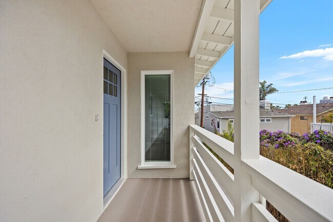 Building Photo - Coastal Living at Its Finest! Fully Remodeled!