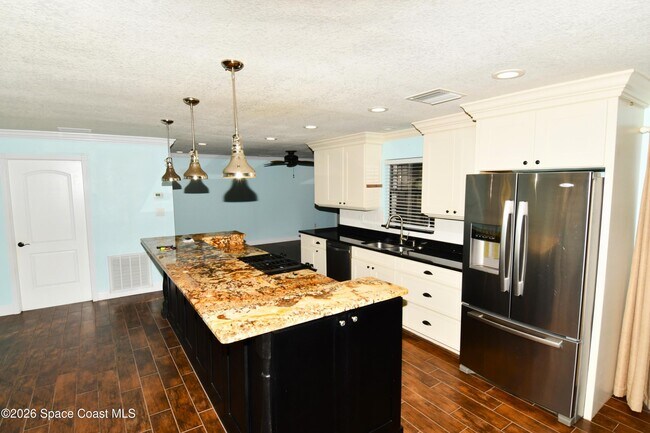 Building Photo - 405 Sparrow Dr