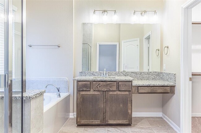 Building Photo - 5546 Sallow Bay Ln