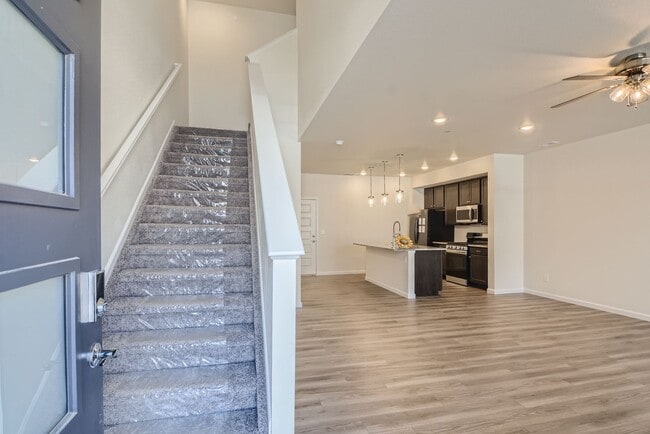 Building Photo - Beautiful 2-story modern townhome available for rent in booming Interquest & Voyager area