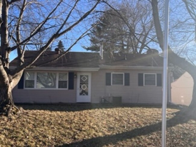 Building Photo - Single Family 2 bedroom 2 bath in LeClaire