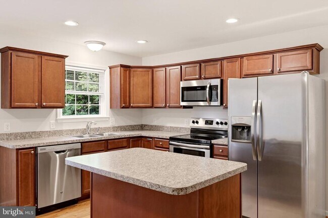 Building Photo - 101 Brier Rabbit Ct