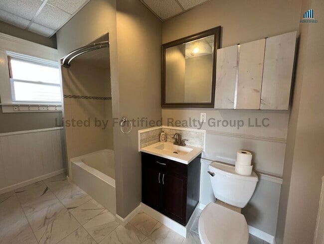 Building Photo - 19 Malvey St