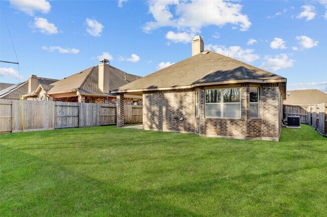 Building Photo - 624 Pedernales St