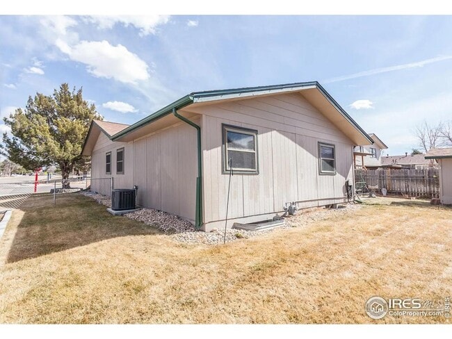 Building Photo - 701 43rd Ave