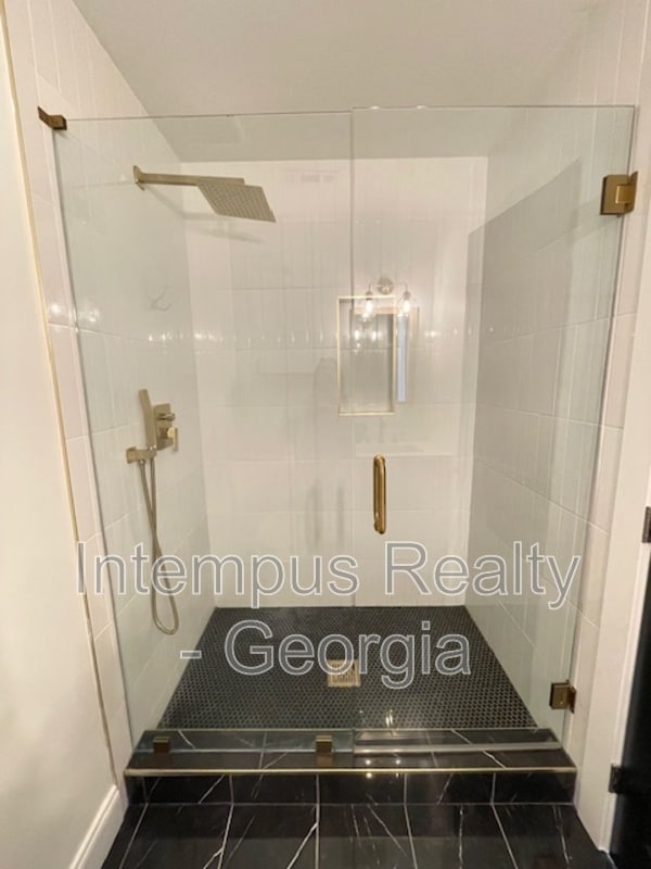 Building Photo - 2867 Joyce Ave