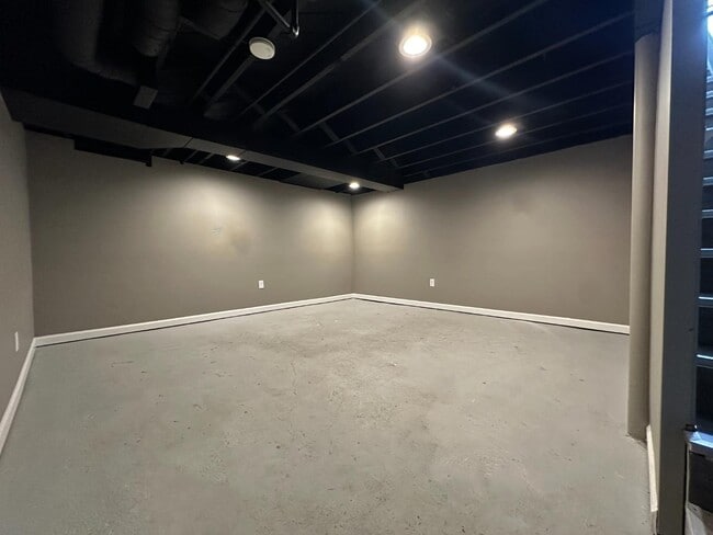 Building Photo - 4827 N 47th St